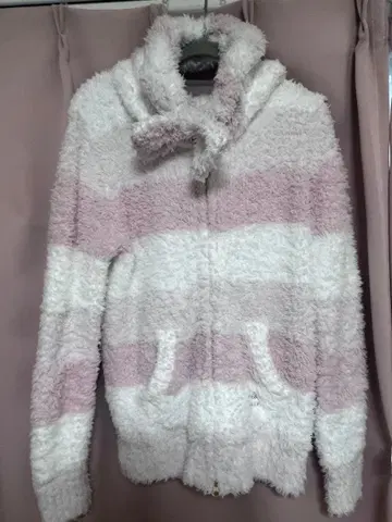 피케 플리스 후드 부착 룸웨어