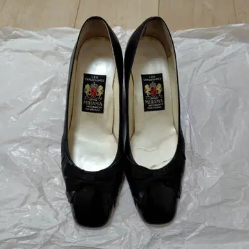 MIHAMA 펌프스 블랙 리본 25cm