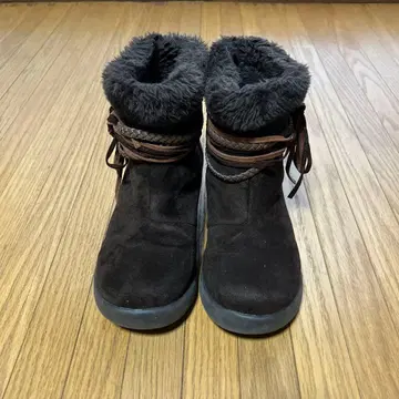 grace garden 다크 브라운 어그 부츠