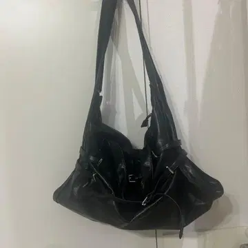 블랙 가죽 숄더백