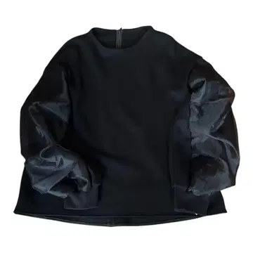 [택 포함 새상품] 17600엔 오간자 볼륨 소매 상의 블랙