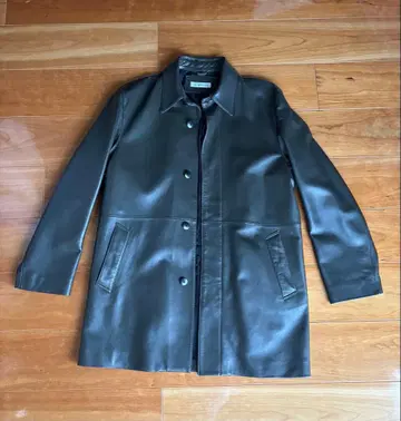 [첫 판매] INTERMEZZO 램 가죽 스텐카라 코트