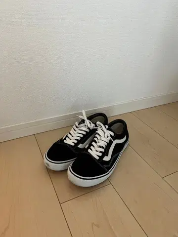 [ 중고품 ] Vans 스웨이드 블랙/화이트 스니커즈