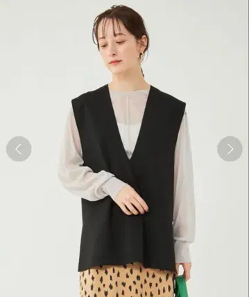 그린 라벨 릴랙싱 블랙 V넥 니트 베스트