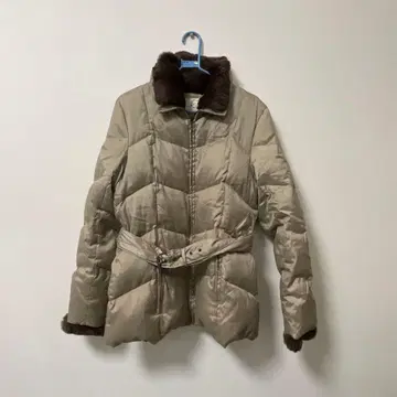 쿠미쿄쿠 퍼 포함 다운 코트 M~L 사이즈