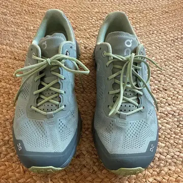 On 트레일 러닝화 그린