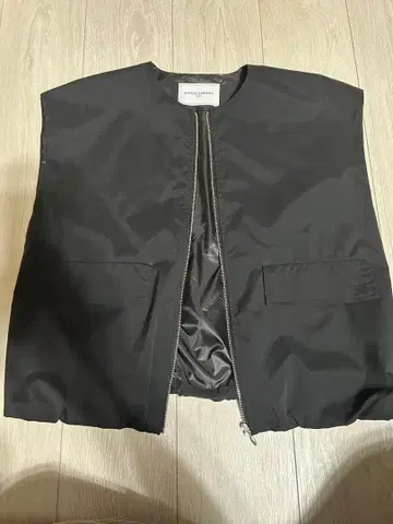 UNITED ARROWS 블랙 베스트