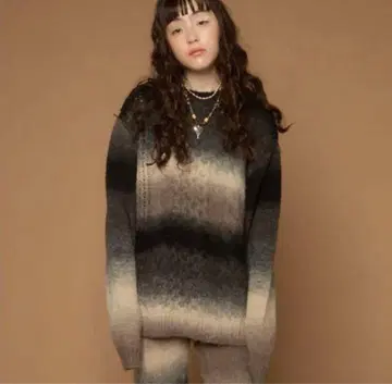 이로지카케 그라데이션 니트