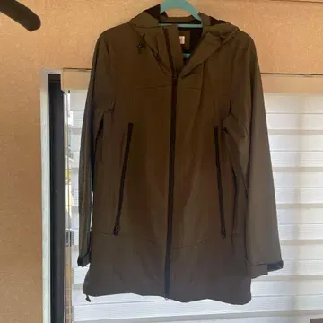 PLST 후드 부착 마운틴 파카 올리브