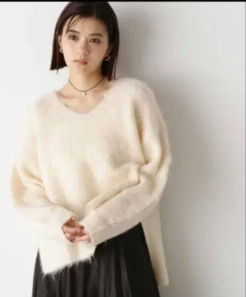 내추럴 뷰티 베이직 크림색 V넥 니트 스웨터 긴팔