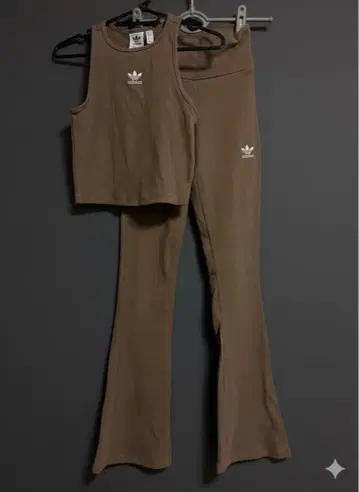 adidas originals 셋업 ( 브라운 상의 & 플레어 팬츠 )