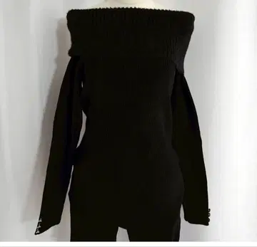 diante 오프숄더 샤기 니트 블랙
