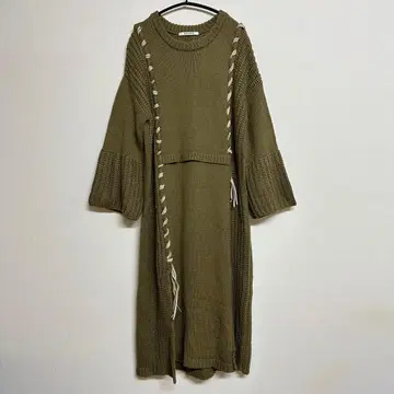 RADIATE 레이스업 로우게이지 니트 원피스