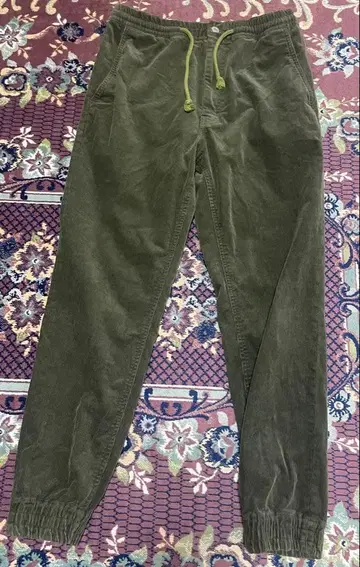 HRM 올리브 그린 조거 팬츠