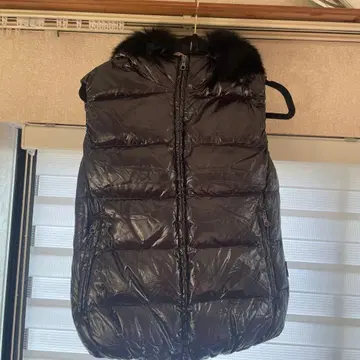 DUVETICA 블랙 퍼 다운 베스트