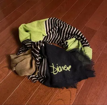 다이앤폰퍼스텐버그 울 스톨/숄 새상품급 DIANE