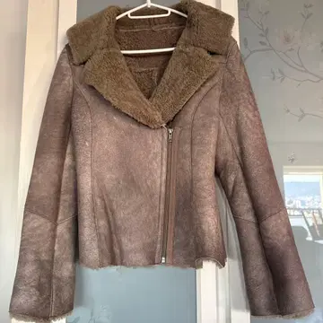 그레이 그린 무스탕 자켓