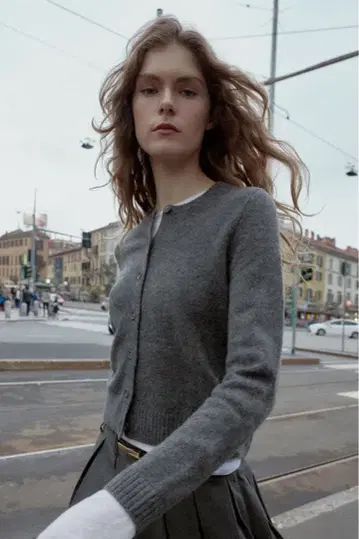 울 100% ZARA 그레이 버튼 가디건