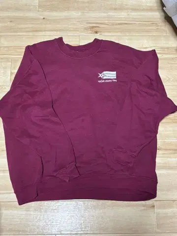 버건디 긴팔 트레이닝복 그래픽 프린트