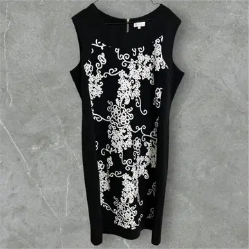 새상품급 여성용 원피스 결혼식 2차 모임 모노톤 고급 슬리브리스