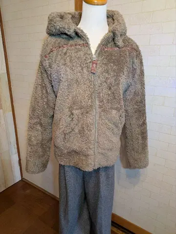 후드 부착 베이지 보아 자켓