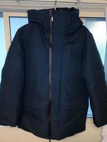 네이비 후드 부착 다운 자켓 (무인양품)