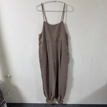 spick&span 베이지 슬리브리스 올인원