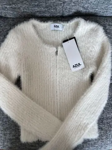 AZUL 화이트 지퍼 니트