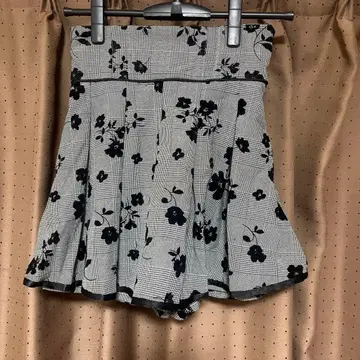 evelyn 플로키 플리츠 SK 블랙