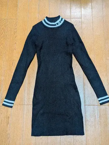 GYDA 블랙 미니 원피스