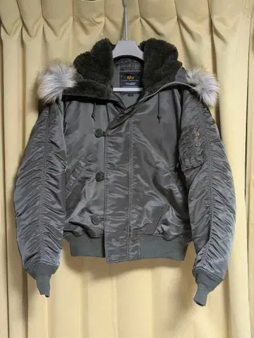 Alpha Industries N-2B L 사이즈 거의 새상품