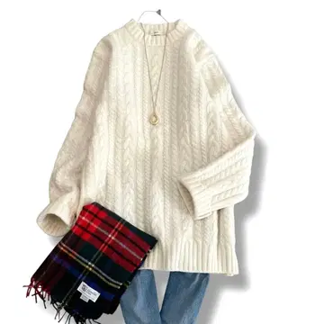 새상품급 울 케이블 니트 크루넥 화이트 루즈핏 F