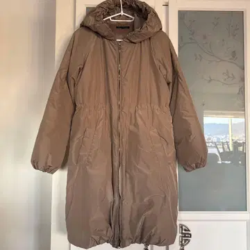 theory 후드 부착 베이지 다운 롱 자켓