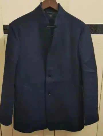 네이비 싱글 버튼 테일러드 자켓