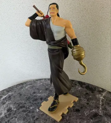 ONEPIECE 크로커다일 피규어