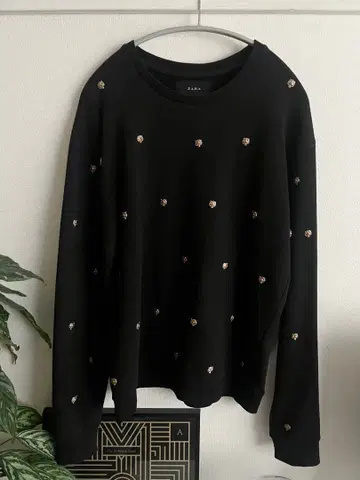 ZARA 타이거 스터드 맨투맨 S 사이즈