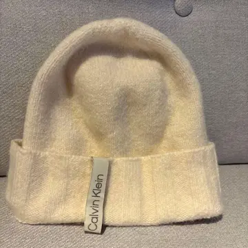 [ 한 번 착용만 ] Calvin Klein 비니 화이트 니트 모자