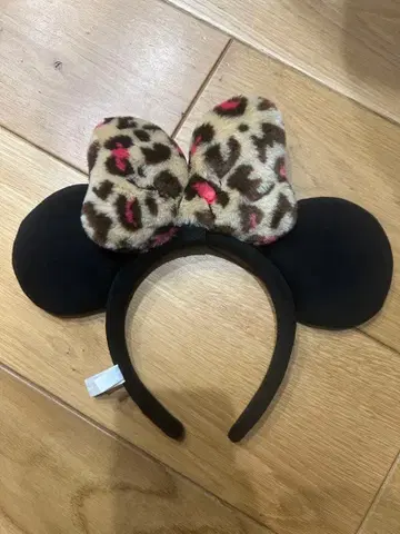 레오파드 무늬 리본 포함 블랙 귀 머리띠