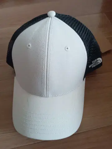 미사용 새상품 THE NORTH FACE 블랙 메쉬캡