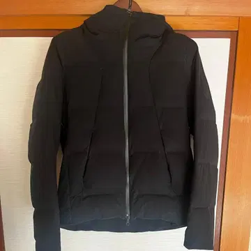 데상트 얼터레인 / 셔틀 / 사이즈 M / 블랙