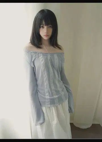 페어리 그런지 프릴 레이스 상의 그레이 y2k