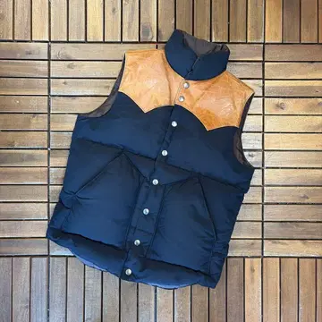 JELADO 제라드 호스 가죽 절개 다운 베스트