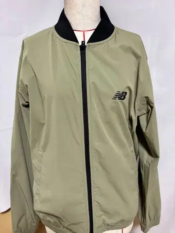 new balance 나일론 자켓 M 카키