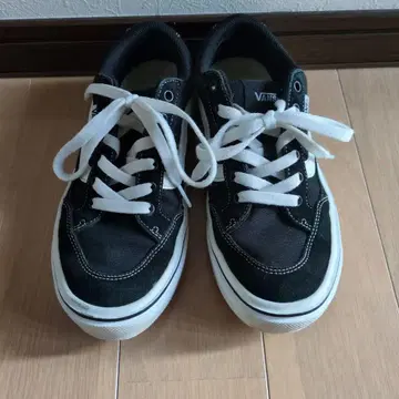 VANS 블랙 스니커즈