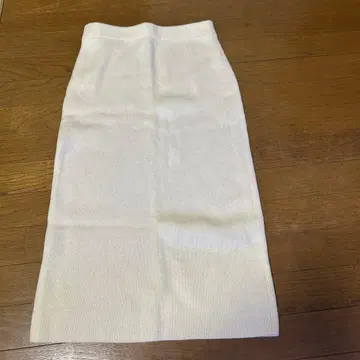화이트 리브 타이 스커트 38