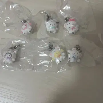 산리오 캐릭터즈 메지루시 액세서리 포근포근 스노우 컴프 세트