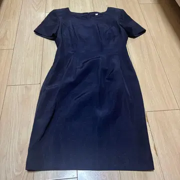 네이비 반팔 핏 드레스
