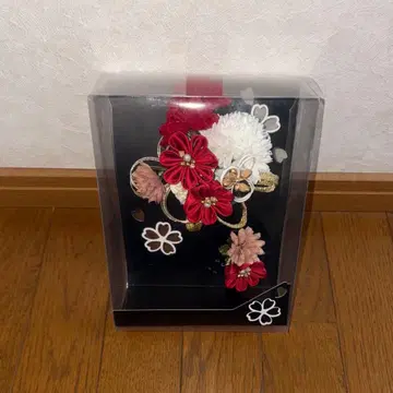 일본 의류 머리 장식 빨흰 꽃 장식