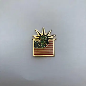 자유의 여신상 미국 USA 국기 핀 배지
