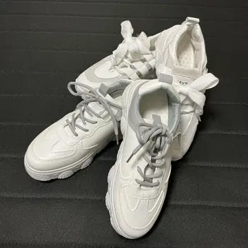 통굽 새상품 스니커즈 2개 세트 size: 25cm 화이트